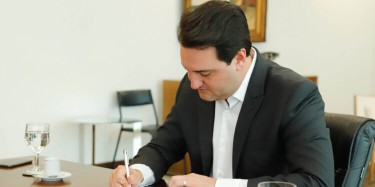 Governo do Paraná Envia Projeto de Lei para Atualizar Auxílio-Alimentação de Servidores Estaduais