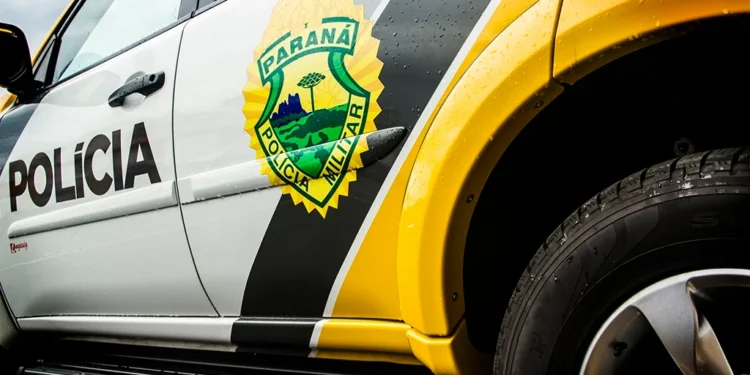 Tarde de Tensão no Jardim das Américas: Homem em Surto Psicotico Ameaça Motoristas e Danifica Empresa com Machado