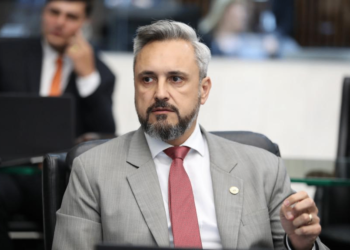 Deputado Fabio Oliveira Questiona Reserva de 100% das Vagas para Servidores Temporários