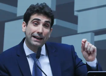 Gabriel Galípolo é Aprovado por Comissão do Senado para Assumir Presidência do Banco Central