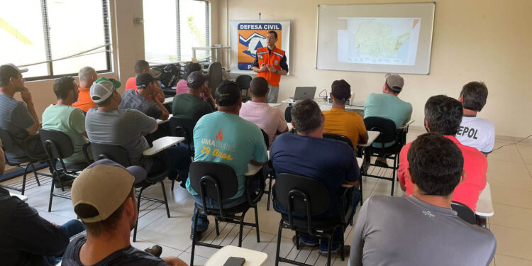 Defesa Civil do Paraná Inicia Treinamento de Brigadistas Civis para Combater Incêndios em Meio à Estiagem