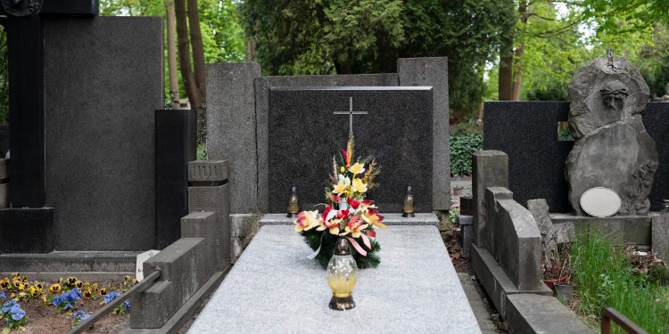 Concessionária Consolare Sob Pressão: Falhas e Reclamações Marcam Administração de Cemitérios em São Paulo