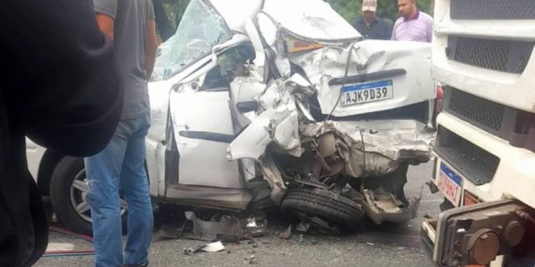 “Milagre no Contorno Leste: Motorista Sobrevive Após Carro Ser Prensado Entre Caminhões”