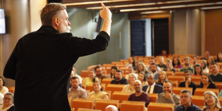 “Paternidade em Foco: Ministério Público do Paraná Lança Projeto ‘Encontro com Pais'”