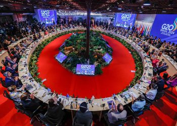 “G20 no Brasil: Contradições, Gastos Excessivos e Agendas de Esquerda em Evidência”