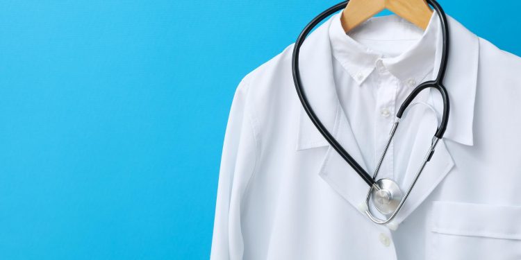 “Falso Médico com Passado Criminoso no Acre é Indiciado por Seis Crimes no Ceará”