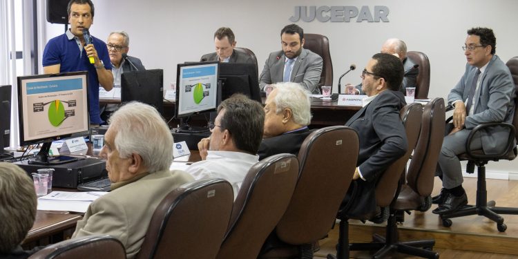 “Paraná Avança na Desburocratização com Expansão do Sistema Empresa Fácil”