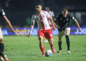 “Internacional Vence Vasco em São Januário e Segue Firme na Briga por Vaga Direta na Libertadores”