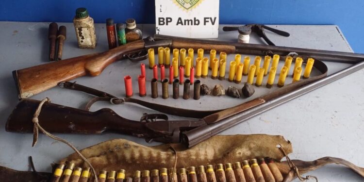 “Polícia Ambiental Intercepta Caçadores e Apreende Arsenal em Reserva do Iguaçu”