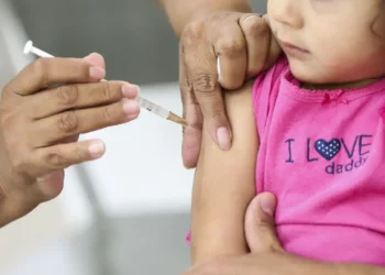 “Adeus, Gotinha! Brasil Suspende Aplicação da Vacina Oral Contra Poliomielite”