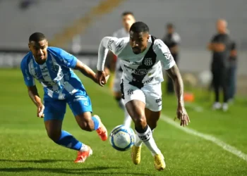 “Paysandu Vira Jogo e Supera Ponte Preta na Série B: Emoção e Determinação em Campo”