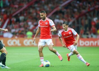 Internacional Brilha em Noite de Golaços e Vence o Criciúma no Gigante por 2 a 0