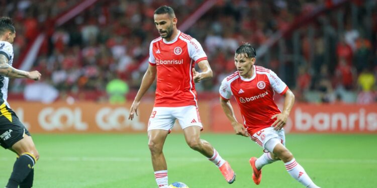 Internacional Brilha em Noite de Golaços e Vence o Criciúma no Gigante por 2 a 0