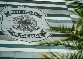 PF Investiga Fraude em Empréstimos da Caixa Econômica Federal com Envolvimento de Funcionários e Clientes