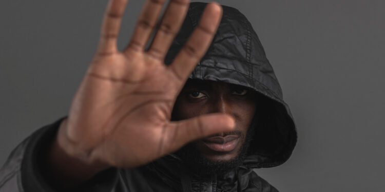 Estudo Aponta Mortes de Negros pela Polícia em 2023: A Realidade por Trás dos Números e a Questão das Políticas Públicas no Brasil