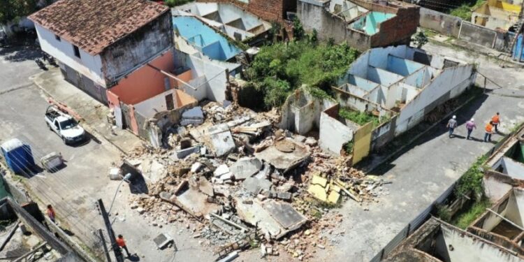 Explosão de Gás Provoca Desabamento de Prédio em Maceió, Resultando em Três Mortes