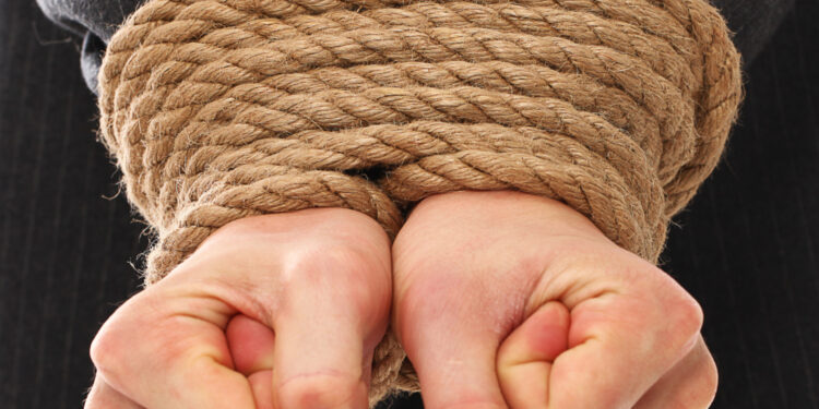 Escravidão de Europeus por Piratas do Norte da África: Uma História Pouco Contada sobre o Comércio de Escravos da Barbária