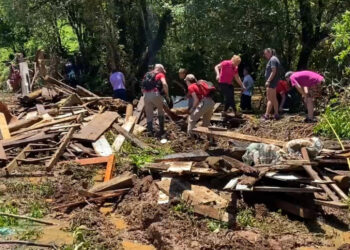 Tragédia em General Carneiro: Corpo de Bombeiros Encontra Menina Desaparecida após Enxurrada Devastadora