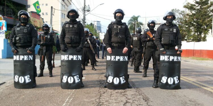 “Desafios da Profissão: Assembleia do Paraná Debate o Futuro da Polícia Penal em Sessão Solene”