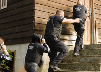 “Golpe Milionário e Lavagem de Dinheiro: Polícia Civil do Paraná Desarticula Organização Criminosa em Maringá”