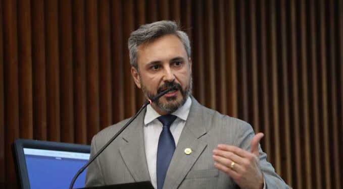 “UEL Anula Edital de Residências Médicas Após Questionamentos Sobre Reserva Exclusiva para Cotistas”