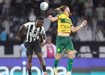 “Brasileirão Aquece com Empate do Botafogo e Disputa Acessa pelo G4”