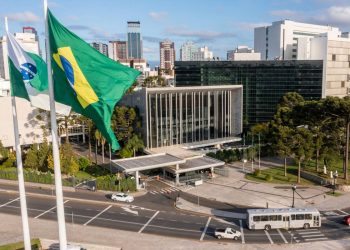 “Assembleia do Paraná Solicita Dados sobre Afastamentos por Saúde Mental entre Servidores Públicos para Políticas de Apoio”