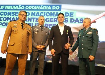 “Ratinho Junior Destaca Avanços na Segurança Pública Durante Encontro Nacional em Foz do Iguaçu”