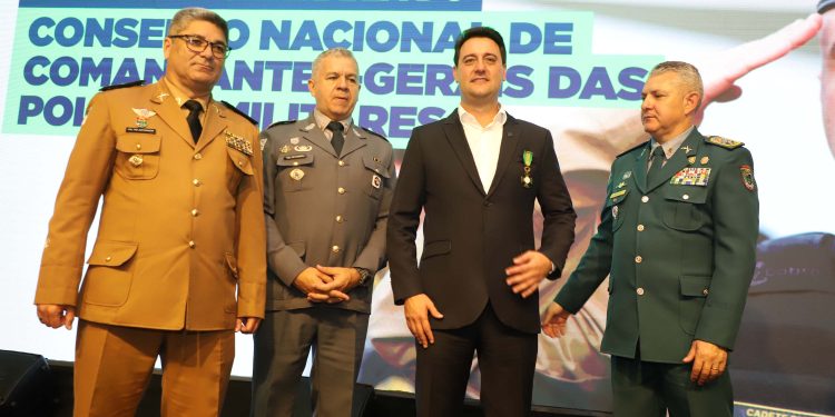 “Ratinho Junior Destaca Avanços na Segurança Pública Durante Encontro Nacional em Foz do Iguaçu”