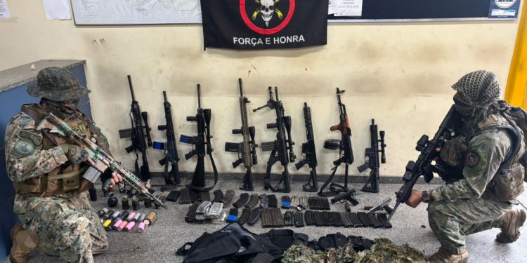 “Entre o Dever e o Abandono: A Luta da Polícia Contra o Crime Organizado no Rio de Janeiro”