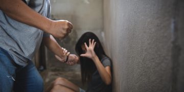 “Pedido de Socorro em Carro Abordado pela PM Revela Caso de Violência Doméstica em Guarapuava”