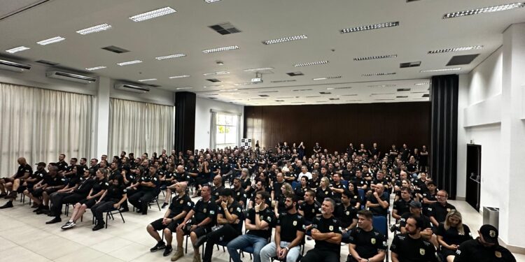 “Verão Maior Paraná: Polícia Civil Reforça Segurança com 550 Policiais no Litoral e Noroeste do Estado”