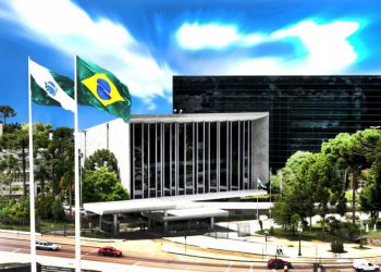 Deputados Questionam na Justiça Eleições Antecipadas de Comissões na Assembleia Legislativa do Paraná