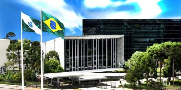 Deputados Questionam na Justiça Eleições Antecipadas de Comissões na Assembleia Legislativa do Paraná