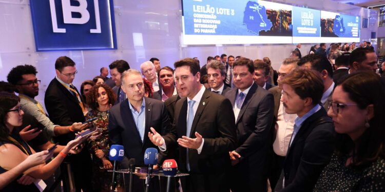 Paraná celebra leilão de concessões rodoviárias com investimentos de R$ 15,8 bilhões e tarifas reduzidas