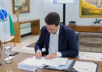 “Paraná Avança na Valorização da Educação com Nomeação de Professores e Progressão na Carreira Docente”