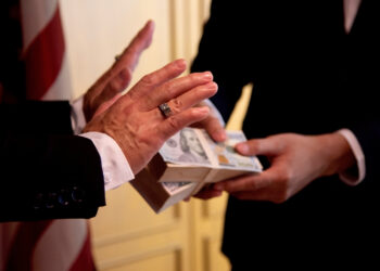 A prática da “rachadinha” no Brasil: o caso do vereador de Marechal Cândido Rondon e as lições para a moralidade pública