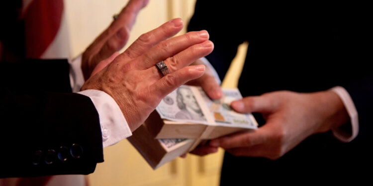 A prática da “rachadinha” no Brasil: o caso do vereador de Marechal Cândido Rondon e as lições para a moralidade pública