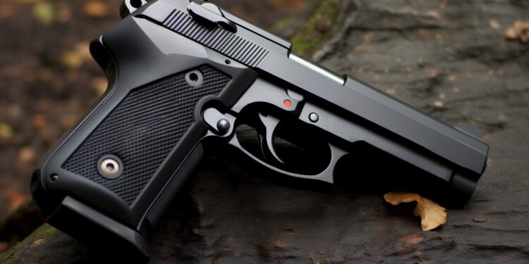 “Cenas de Filme em Guarapuava: Abordagem Surpreende Dupla com Arma Ilegal no Bairro Boqueirão”