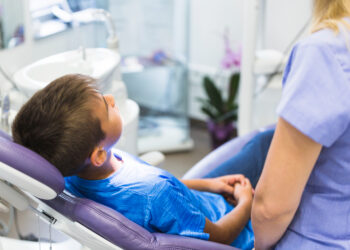 “Milagre em Guarapuava: Pai Agradece a Deus e aos Heróis da Saúde pela Vida de Seu Filho”