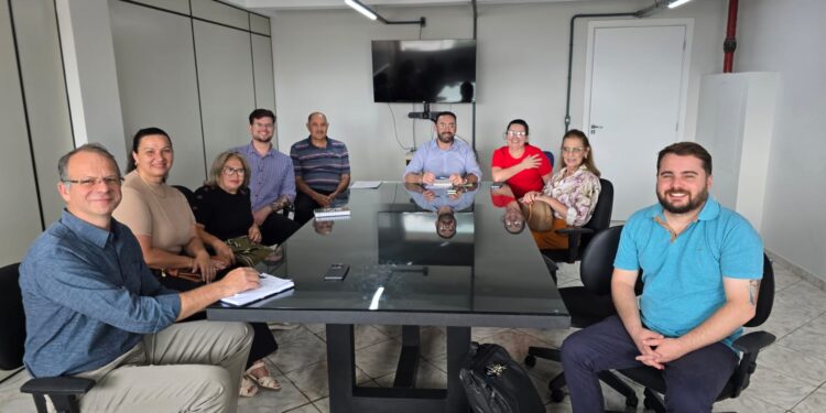 “Desafio e Compromisso: Secretaria de Saúde de Guarapuava Inicia Novo Ciclo com Equipe Técnica e Foco em Humanização sob a Liderança do Prefeito Denilson Baitala”