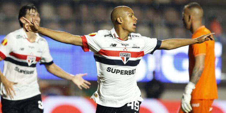 “São Paulo Supera a Portuguesa e Conquista Importante Vitória no Pacaembu”
