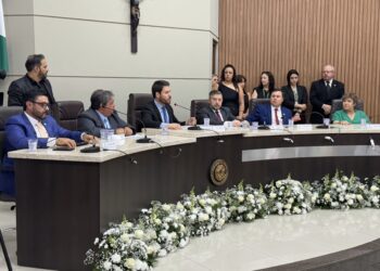 “Posse Conturbada: Câmara de Guarapuava Enfrenta Pressões Populares e Reeleição de Pedro Moraes em Clima de Protestos”