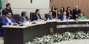 “Posse Conturbada: Câmara de Guarapuava Enfrenta Pressões Populares e Reeleição de Pedro Moraes em Clima de Protestos”