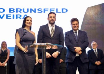 “O Improvável de Deus: Denilson Baitala e Rosângela Virmond Inauguram uma Nova Era em Guarapuava e Empossam Secretários”