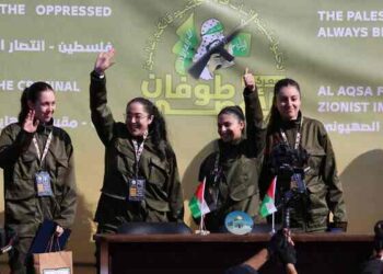 “Reféns Libertadas em Gaza: Quatro Mulheres Soldadas Retornam a Israel Após 477 Dias em Cativeiro”