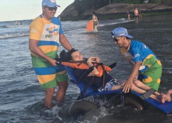 “Inclusão com os Pés na Areia: O Impacto do Programa Praia Acessível no Verão Maior Paraná”