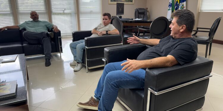 Política em Foco: Artagão Júnior, Prefeito Baitala e Deputado Estacho Alinham Projetos para Guarapuava