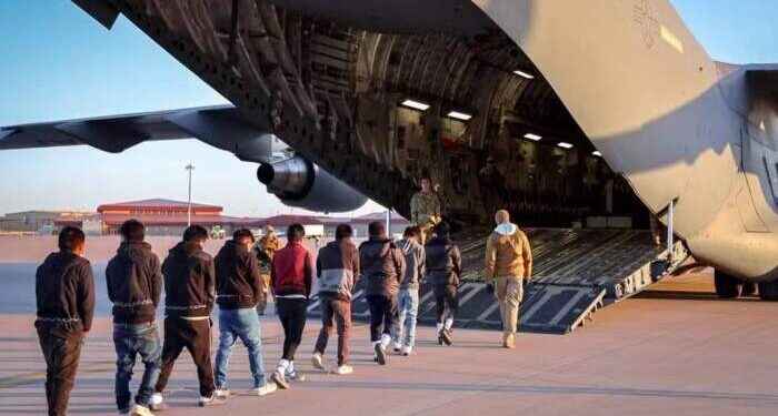 Deportação em Massa: Primeiro Voo com Brasileiros Deportados dos EUA Pousa em Belo Horizonte