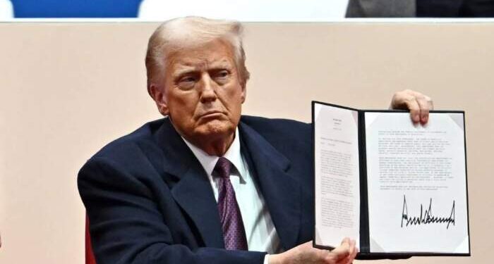 Trump revoga políticas de Biden e amplia medidas contra imigração ilegal nos EUA